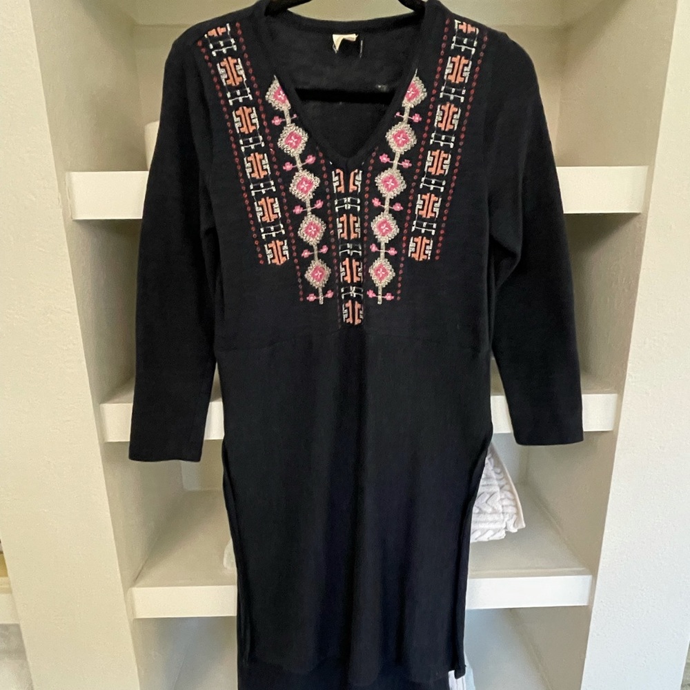 Dark navy super comfortable dress with pretty detailing